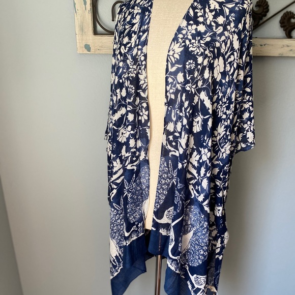 BOHO PEACOCK FLORAL KIMONO NAVY AND WHITE COVERUP - Picture 3 of 5